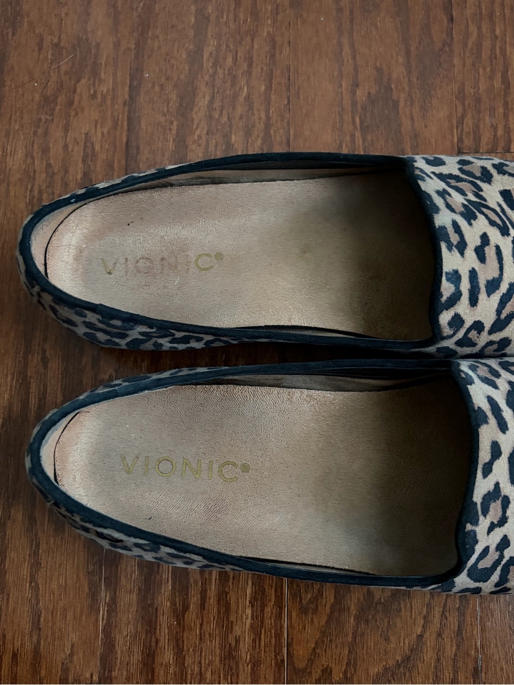 Vionic Willa 2.0 Slip-on Leopard Print Loafers, size 8 - Picture 6 of 8